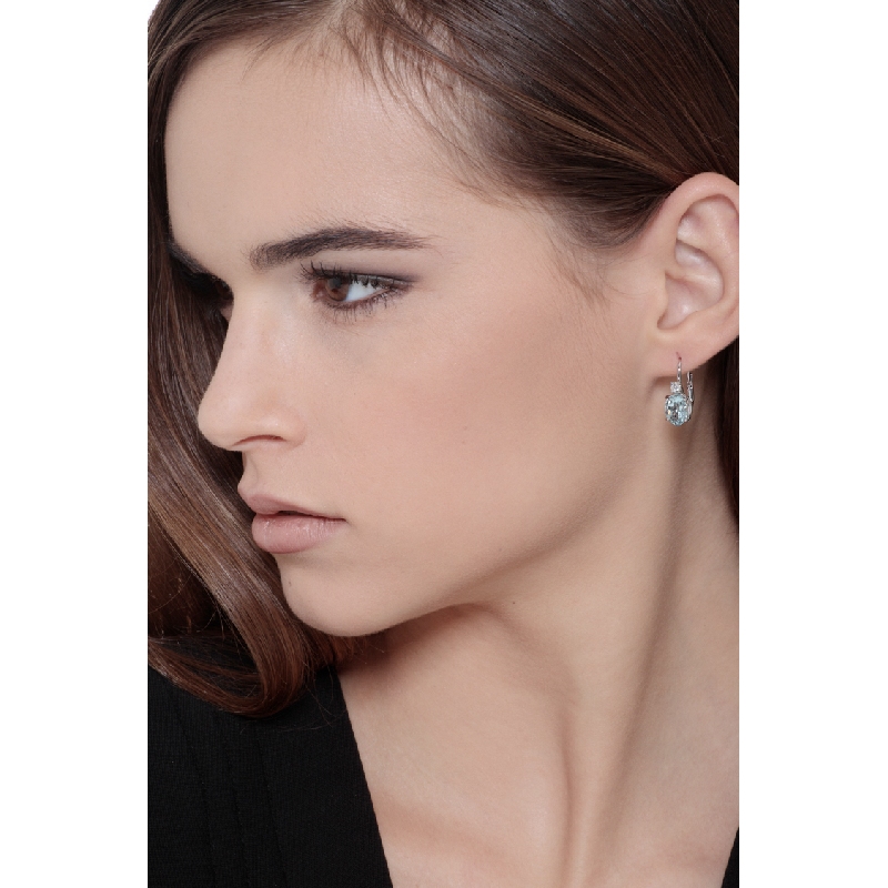 Boucles d’oreilles en or blanc 18 carats serties d’aigues-marines ovales