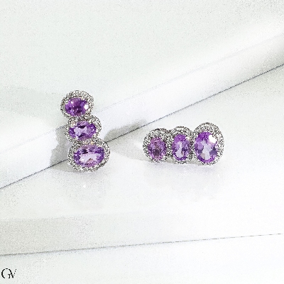 Boucles d’oreilles or blanc 18K trois améthystes et diamants