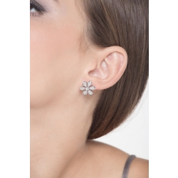 Boucles d’oreilles fleur en or blanc 18k avec diamants 2