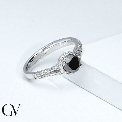 Bague en or blanc 18K avec diamant noir et diamants blancs