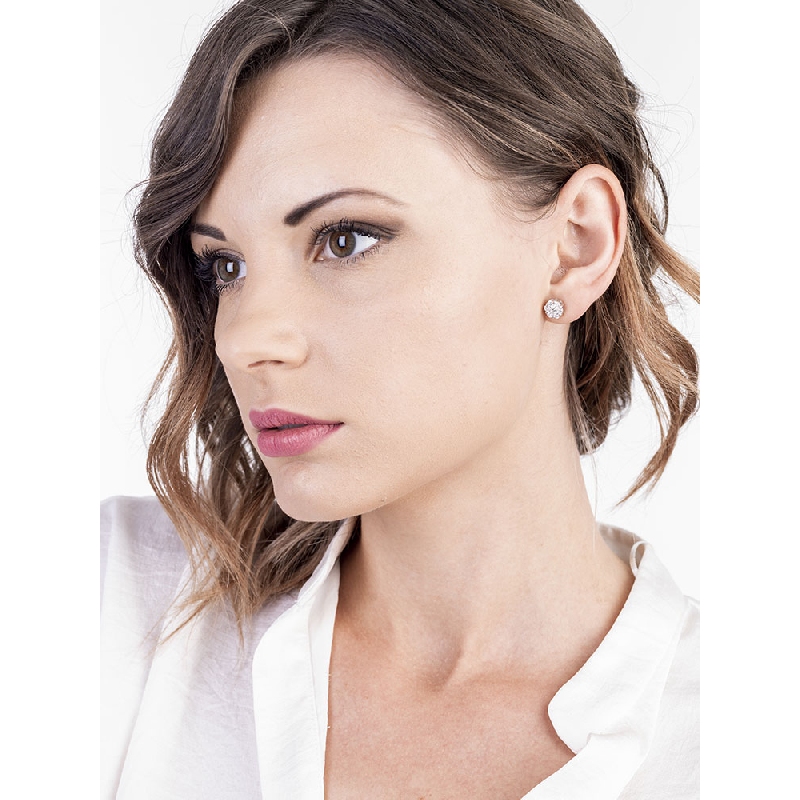 Boucles d'oreilles illusion en or blanc 18 carats avec un pavage de diamants