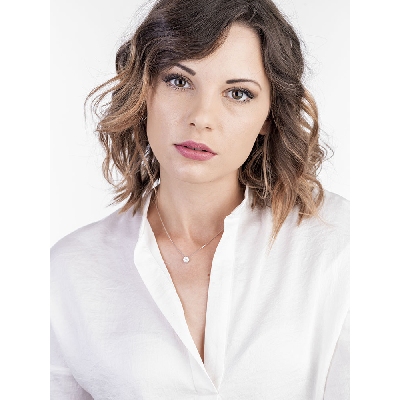 Collier en or blanc 18k avec fleur diamants