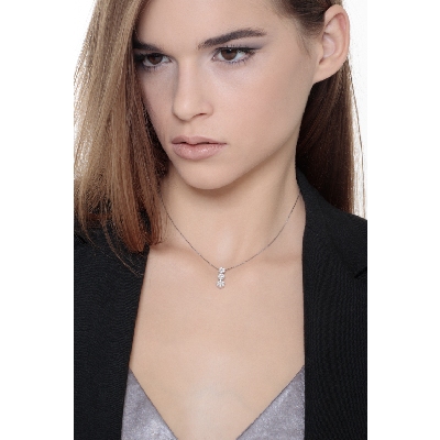 Collier en or blanc 18 carats avec diamants