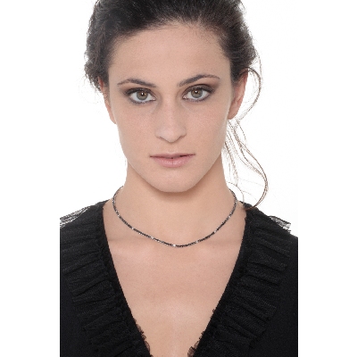 Collier tennis en or blanc 18k avec diamants noirs et blancs