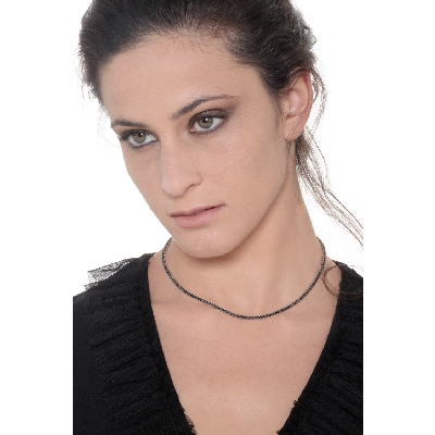 Collier tennis en or blanc 750 avec diamants noirs