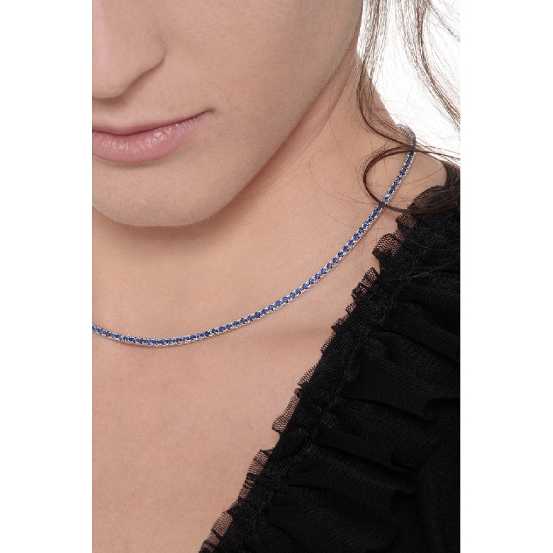 Collier de tennis en or blanc 18k avec saphirs 