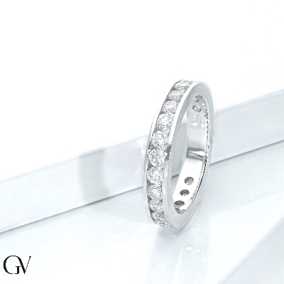 Bague Eternity rail en or blanc 18k avec diamants