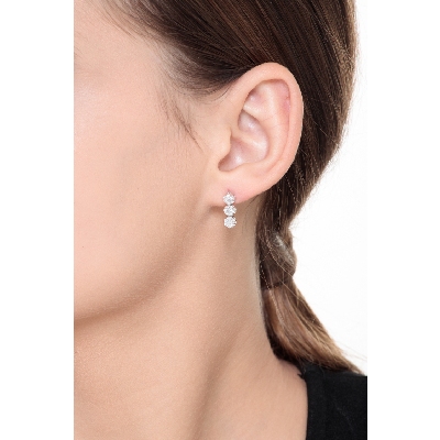 Boucles d'oreilles illusion en or blanc 18 carats avec diamants