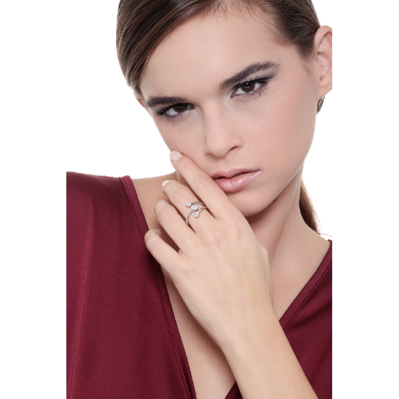  Bague femme en or blanc 18k avec fleurs serties de diamants