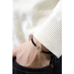 Bracelet en tissu noir avec croix en or blanc 18k et diamants 2