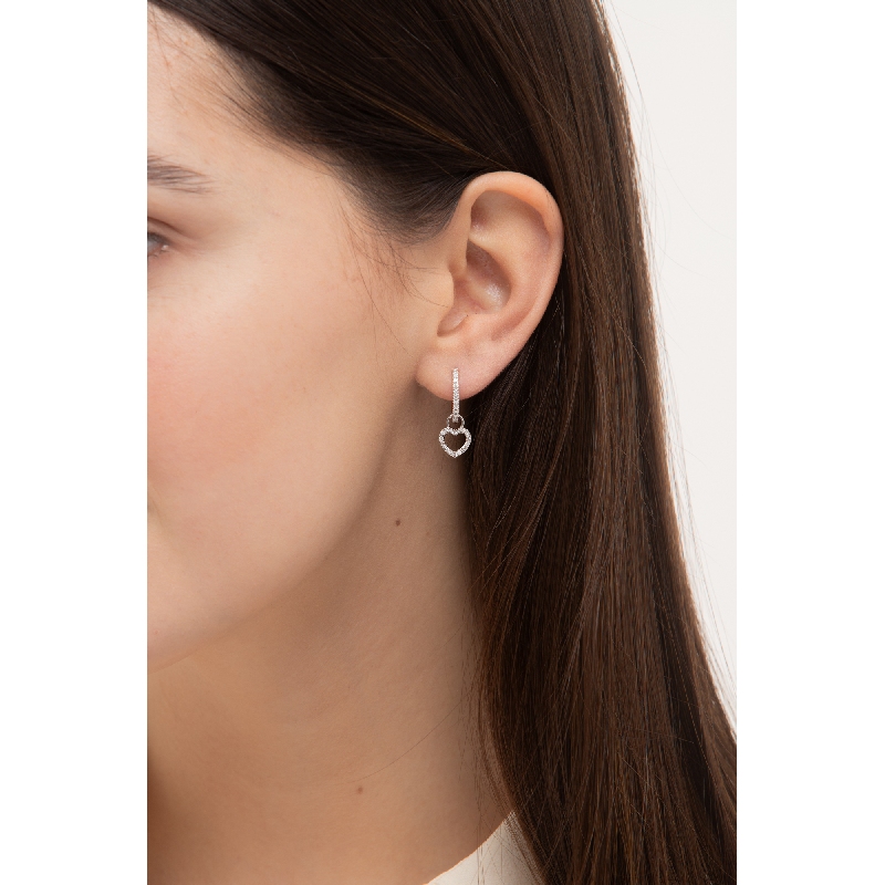 Boucles d'oreilles en or blanc 18k avec pendentif en forme de coeur