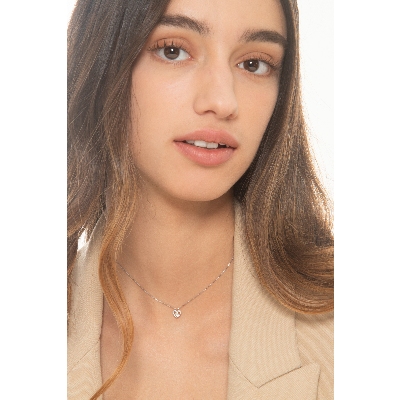 Collier en or blanc 18 carats avec pendentif en forme de cœur en diamants