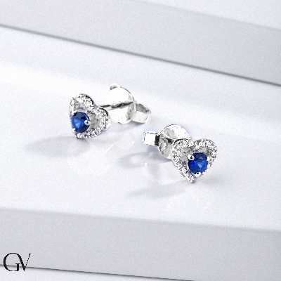 Boucles d'oreilles en or blanc 18k avec saphir bleu