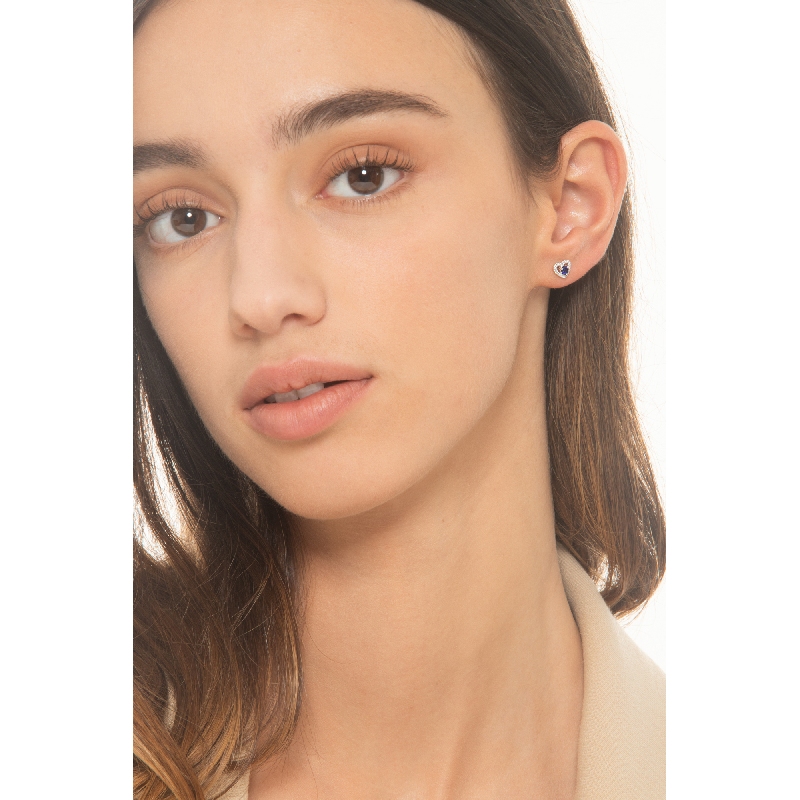 Boucles d'oreilles en or blanc 18k avec saphir bleu