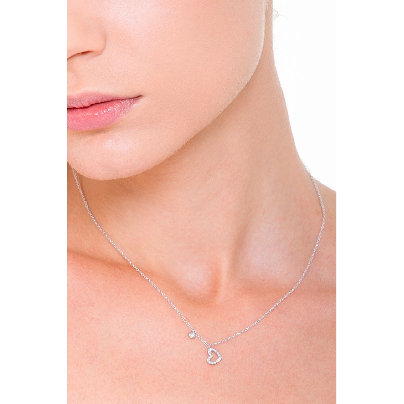 Collier pendentif en or blanc 18k et diamants à cœur 