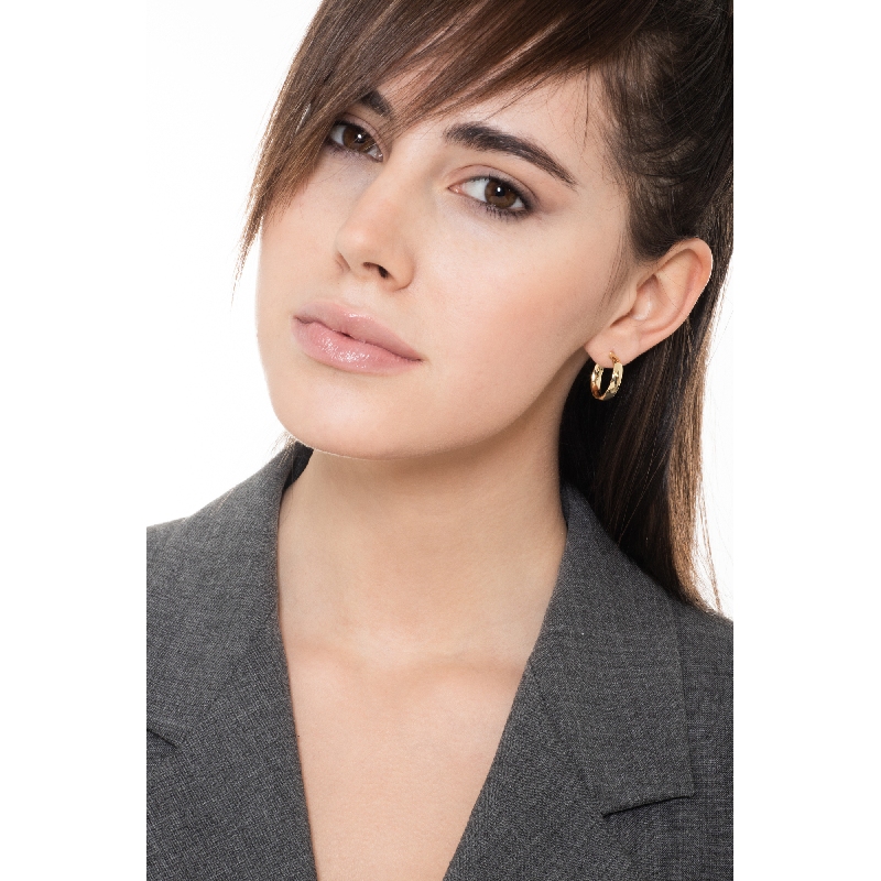 Boucles doreilles circulaires a tige plate en or jaune 18k