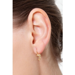 Boucles d'oreilles créoles avec dauphin en or jaune 18k 2
