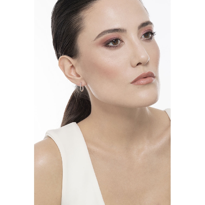 Boucles d'oreilles ovales en or blanc 18k diamanté