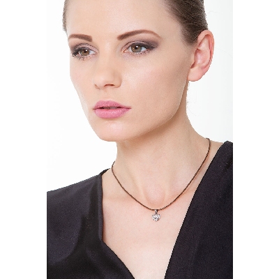 Pendentif cœur en or blanc 18K diamanté, 1 cm